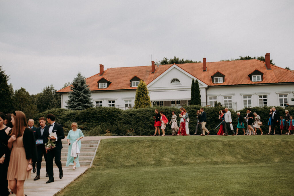 outdoor wedding in weranda home