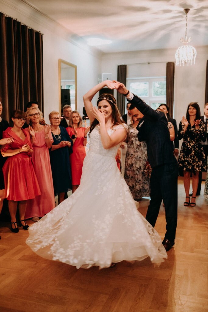 outdoor wedding in weranda home