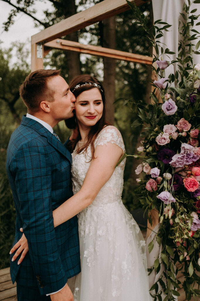 outdoor wedding in weranda home