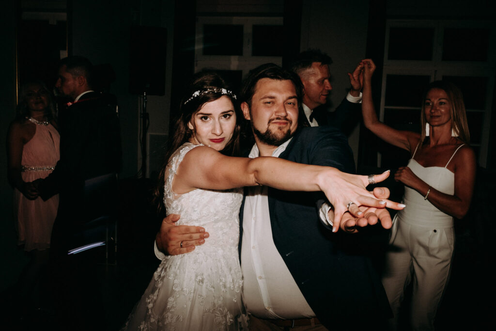 outdoor wedding in weranda home