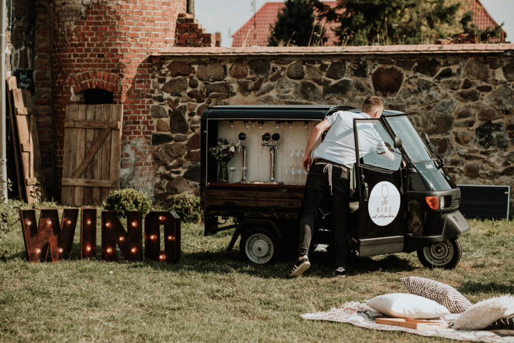 summer english wedding in folwark wasowo