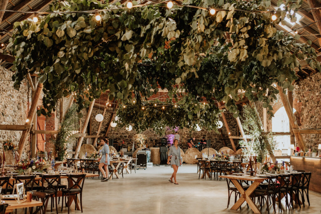 summer english wedding in folwark wasowo